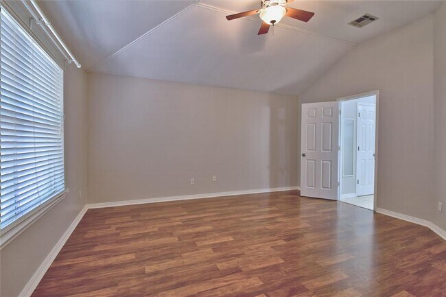 Building Photo - 807 Wild Petunia Way
