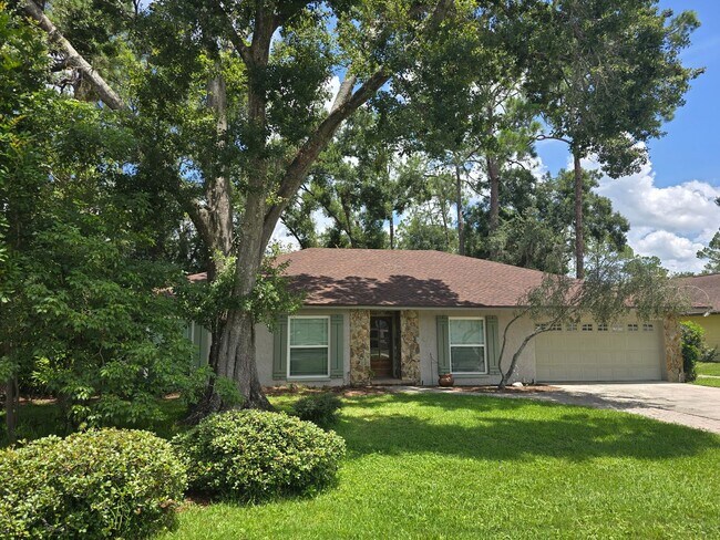 Building Photo - Lovely 4 Bedrooms / 2 Bathrooms / 2-Car Garage