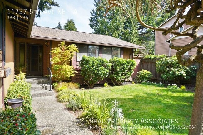 Building Photo - 11737 5th Ave NE