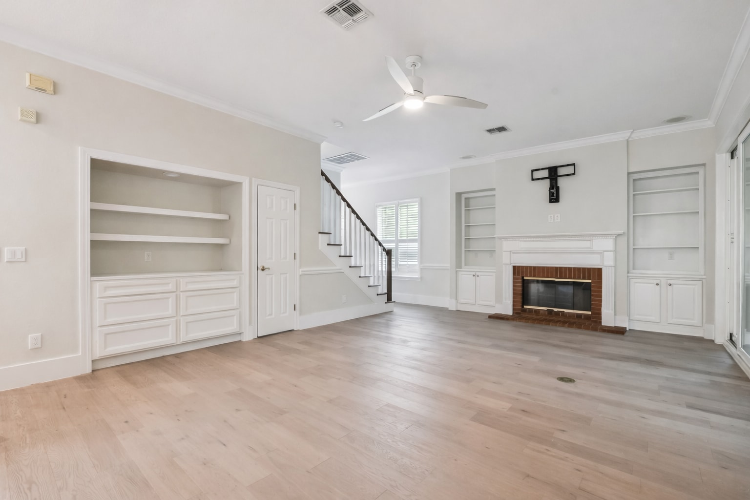 Building Photo - 1441 Place Vendome