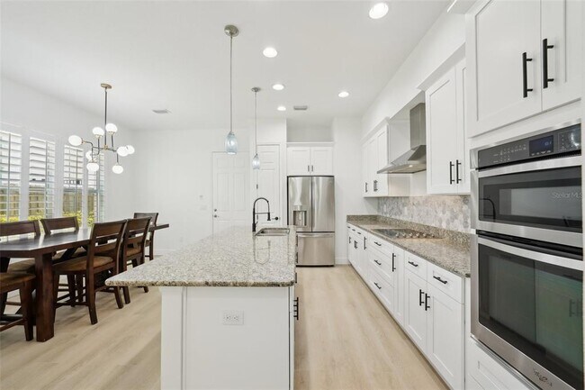 Building Photo - 307 S Arrawana Ave