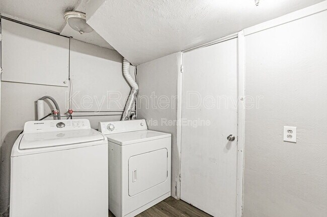 Building Photo - 5265 W Ontario Ave