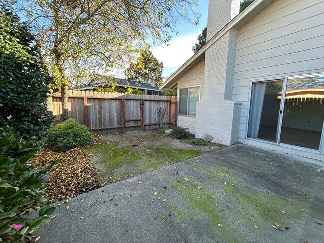 Building Photo - 22 Meadowgreen Cir