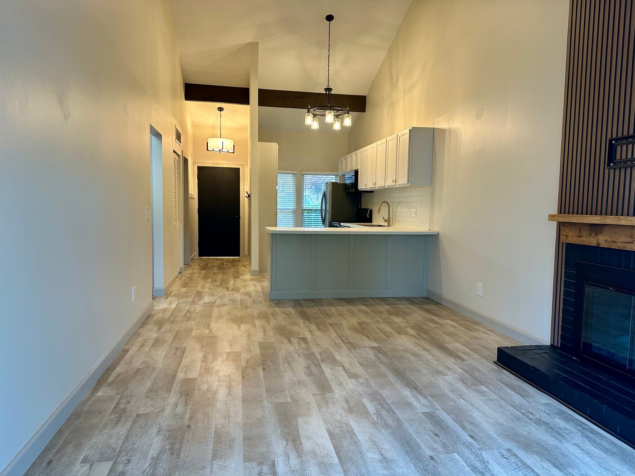 Building Photo - 61 Breezy Knoll Ln