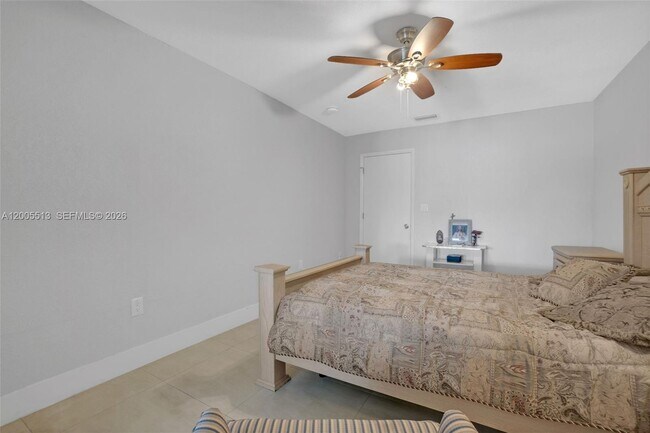 Building Photo - 862 W 79th St