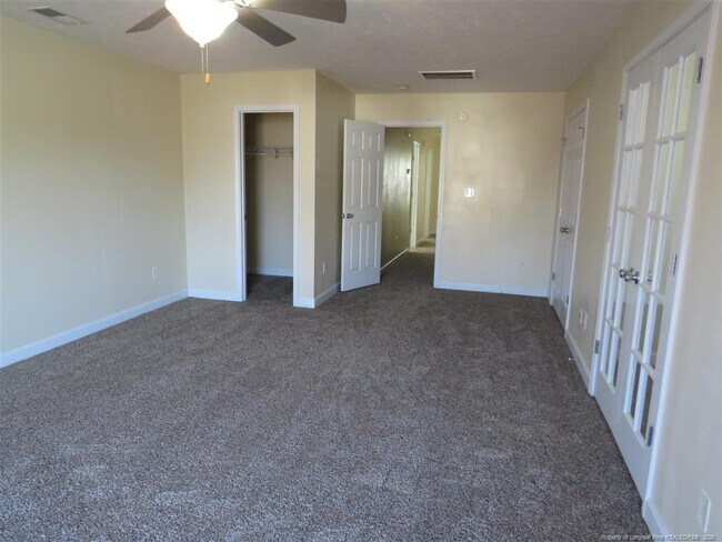 Building Photo - 270 Hayden Ln