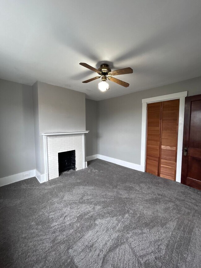 Building Photo - wat247