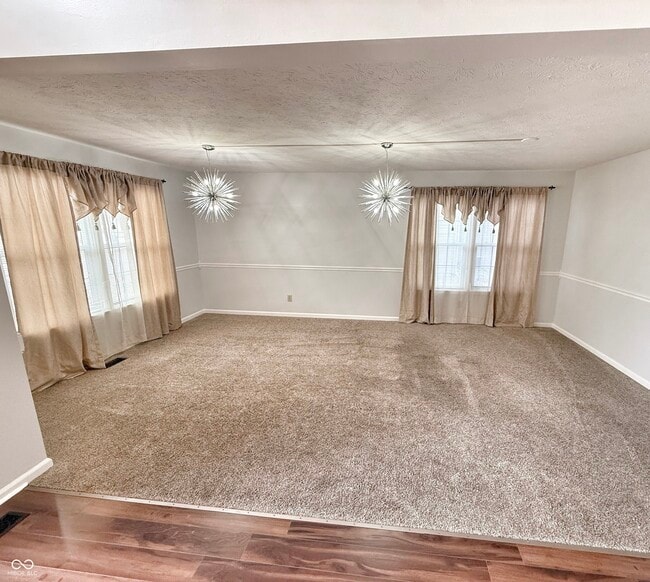 Building Photo - 878 Woodgate Ln