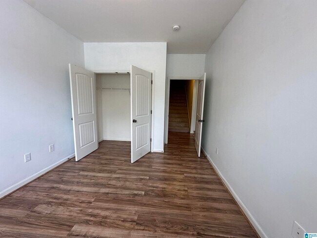 Building Photo - 1033 Ashwood Dr