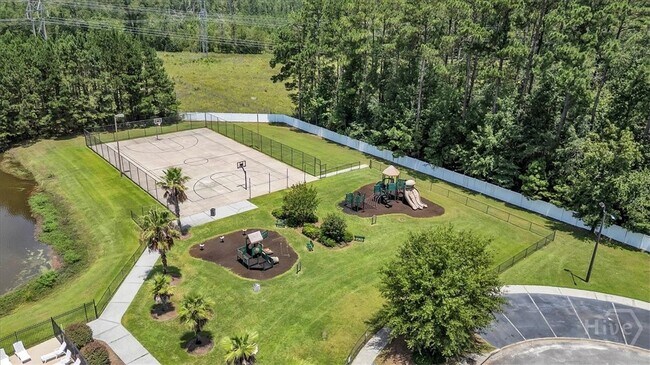 Building Photo - 35 Valley Oak Dr