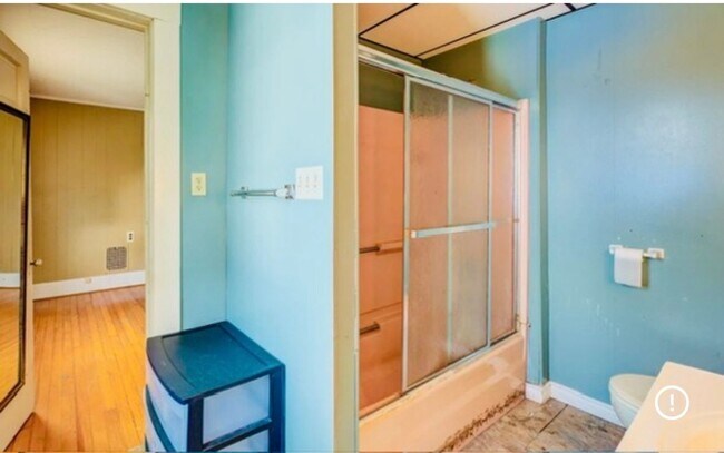 Building Photo - 205 W Fulton St