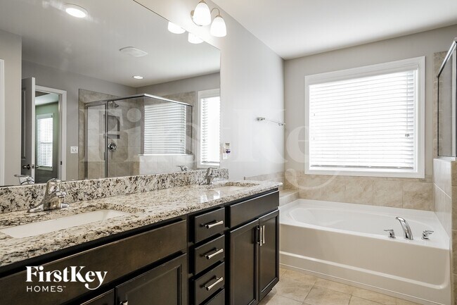 Building Photo - 7224 Laurelshire Dr