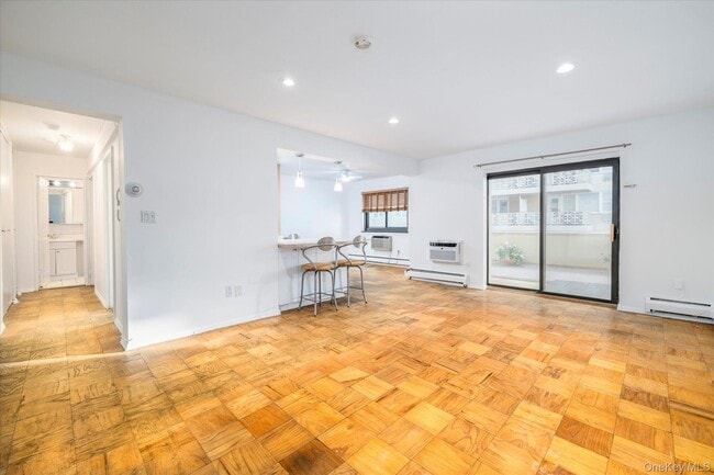 Building Photo - 420 Shore Rd