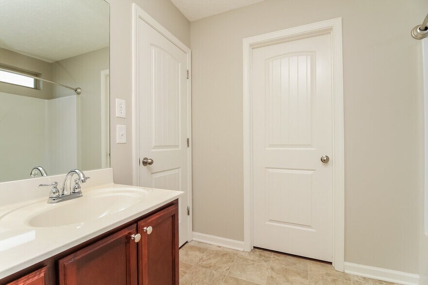 Building Photo - 1913 Warmingfield Dr