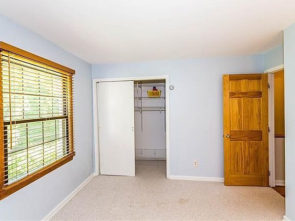 Building Photo - 448 Country View Ct