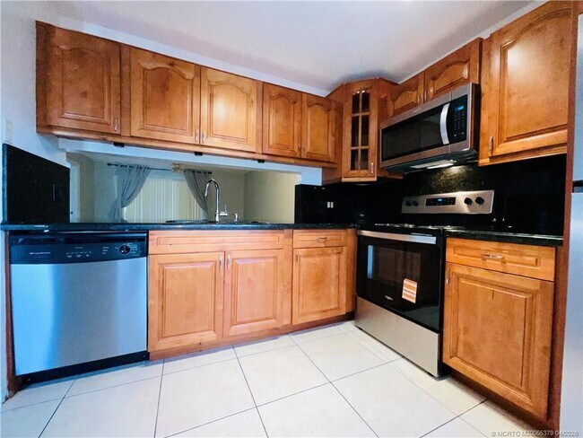 Building Photo - 1617 NE Nautical Pl