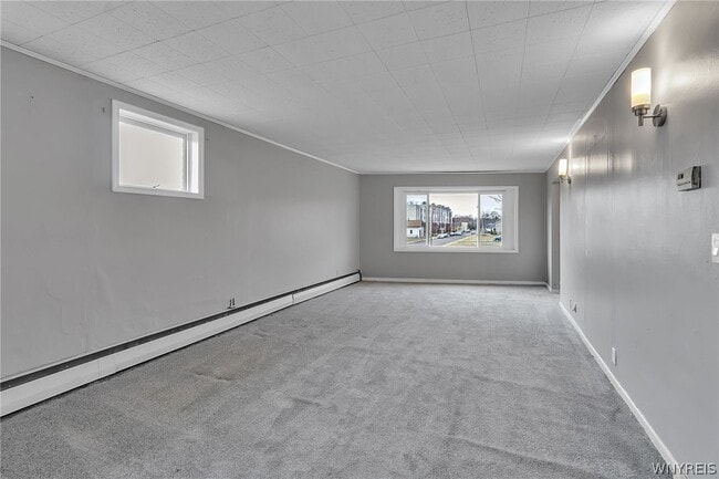 Building Photo - 629 Broadway