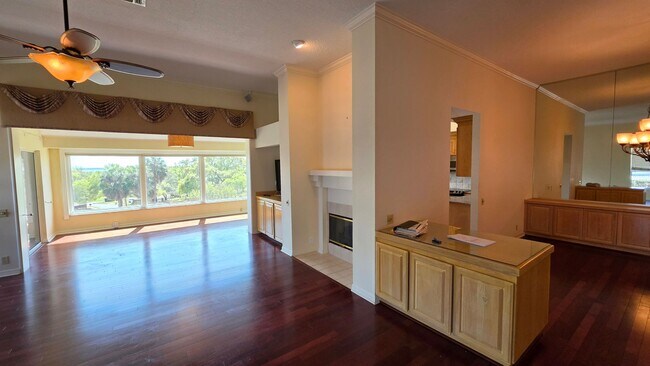 Building Photo - Golf Course Living in a Gated Harbor Hills Country Club – Lady Lake, FL