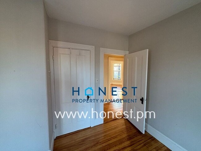 Building Photo - 103 Rackleff St