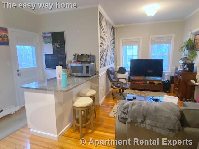 Building Photo - 519 Main St