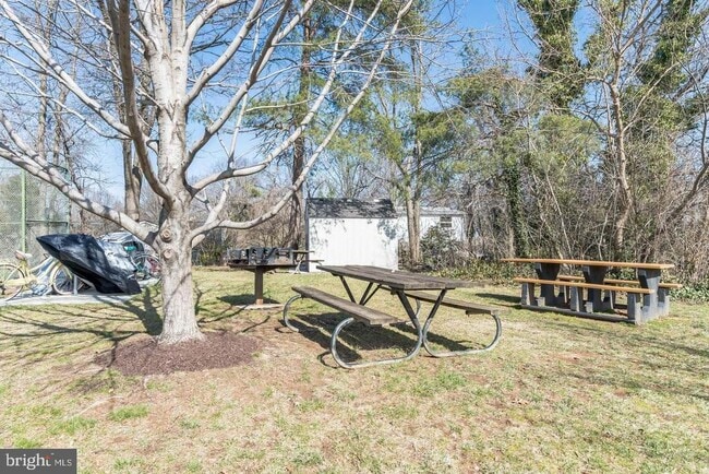 Building Photo - 130 Roberts Ln