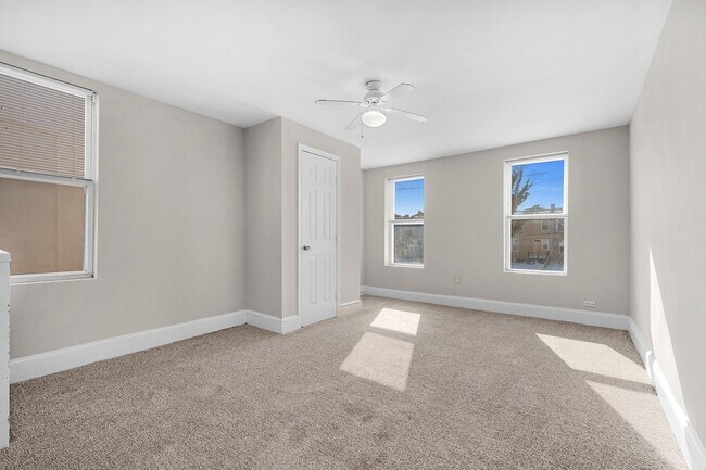 Building Photo - Charming 3-Bedroom with High Ceilings & Modern Updates