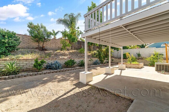 Building Photo - Charming 3 Bed/2.5 Bath Home With A Spacious Backyard And 3-Car Garage in Lake Elsinore!