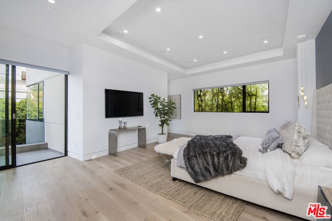 Building Photo - 350 N Harper Ave