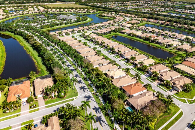 Building Photo - 8727 Carmel Mountain Way