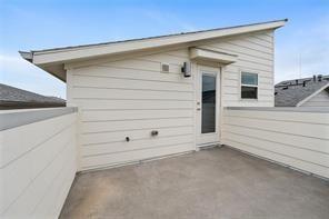 Building Photo - 2737 Clinton Dr