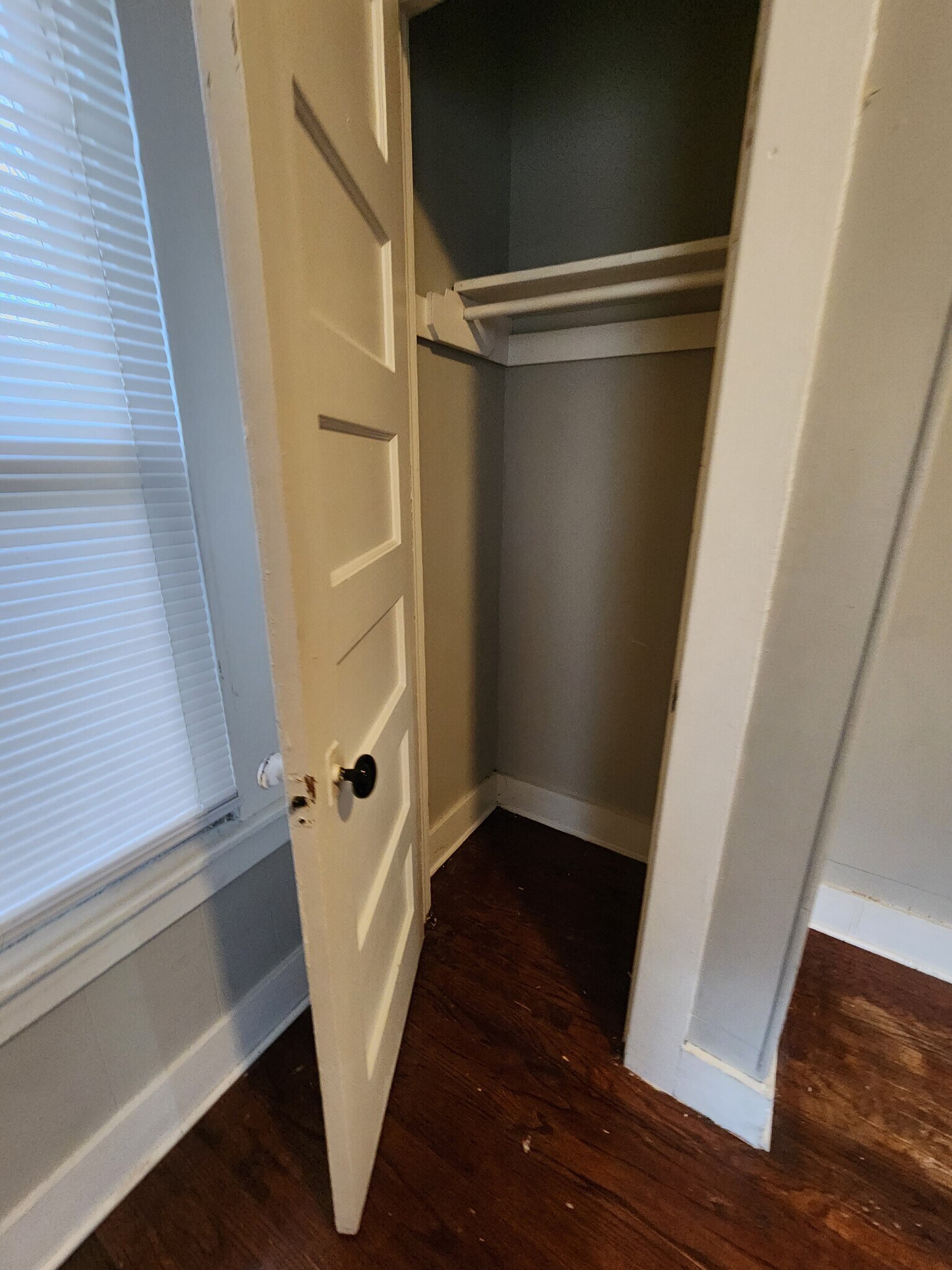 Building Photo - 37 Pond St