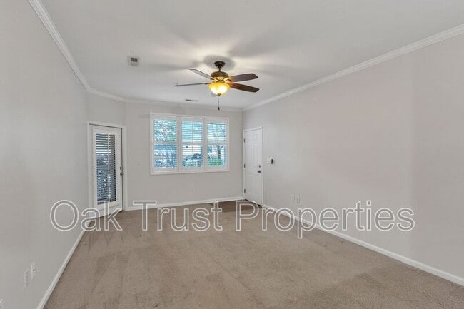 Building Photo - 100 Bucksley Ln