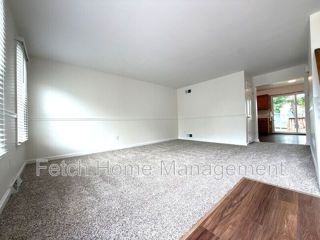 Building Photo - 55 Beech Ln