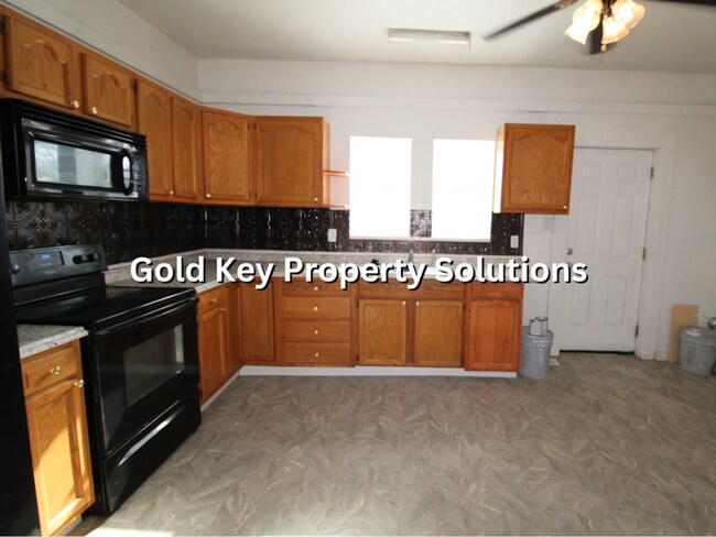 Building Photo - 1221-1223 W 14th St