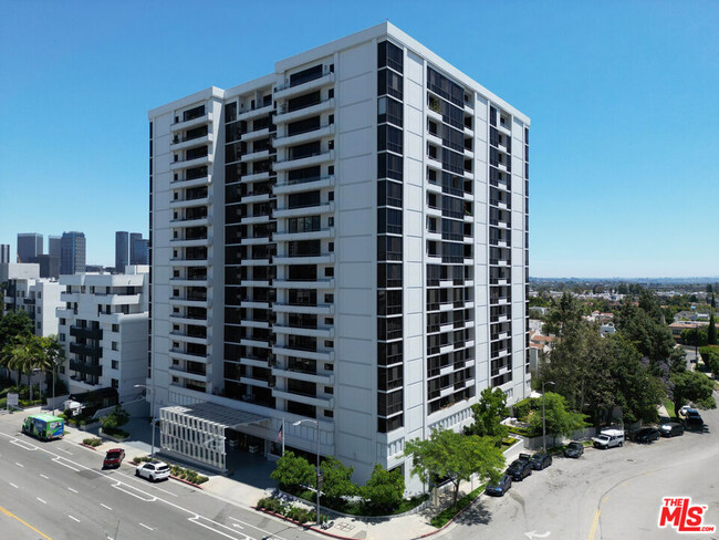 Building Photo - 10660 Wilshire Blvd