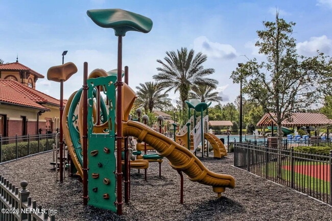 Building Photo - 705 Servia Dr