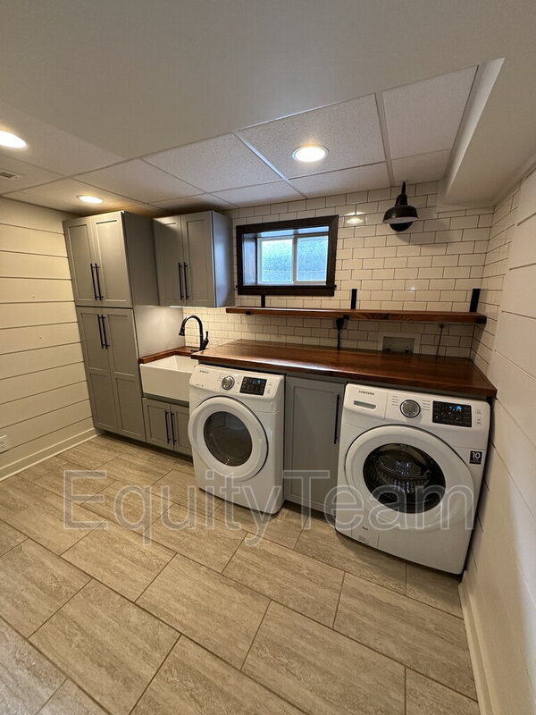 Building Photo - 3750 Petoskey Ave