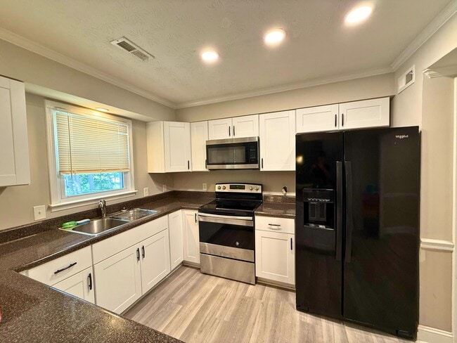 Building Photo - 107 Courtneybrook Trail
