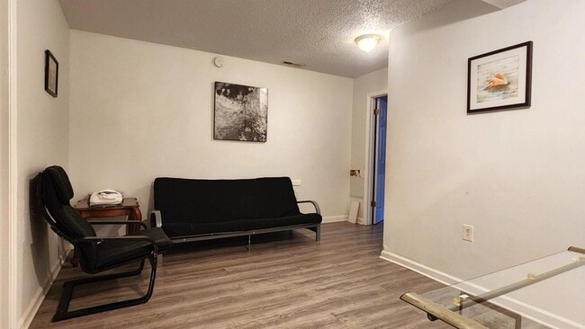 Building Photo - 13 Seafarer Ln