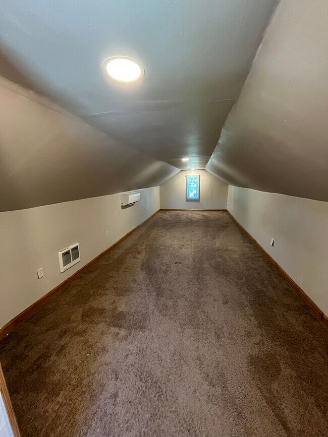 Building Photo - Merion Village Single-Family Home with Flexible Living Areas and Outdoor Space