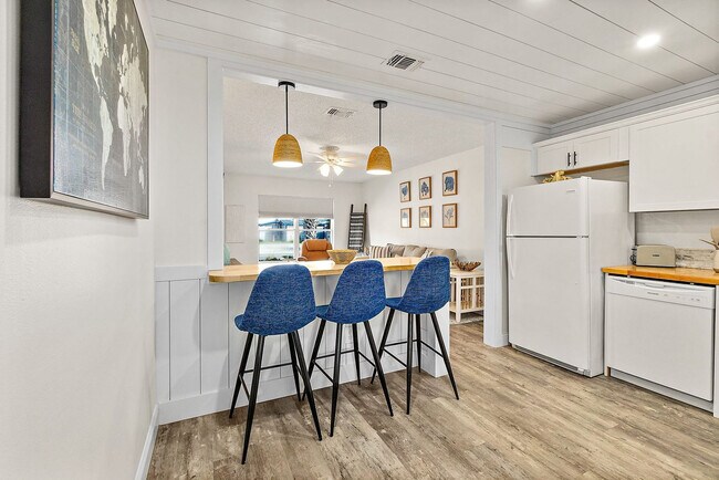 Building Photo - 103 A St