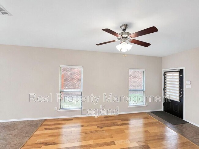 Building Photo - 9929 Pronghorn Rd
