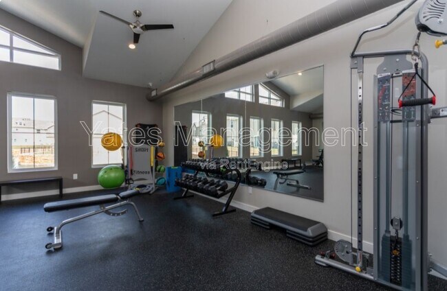 Building Photo - 115 Valor Dr