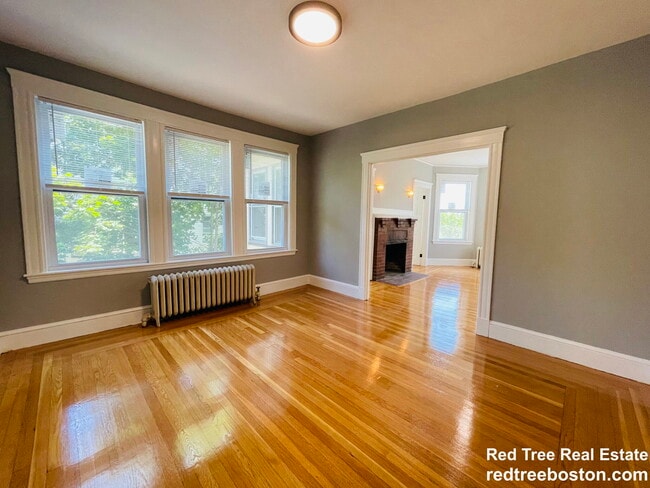 Building Photo - 187 Fellsway W