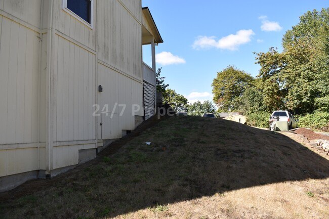 Building Photo - 90 Alder St