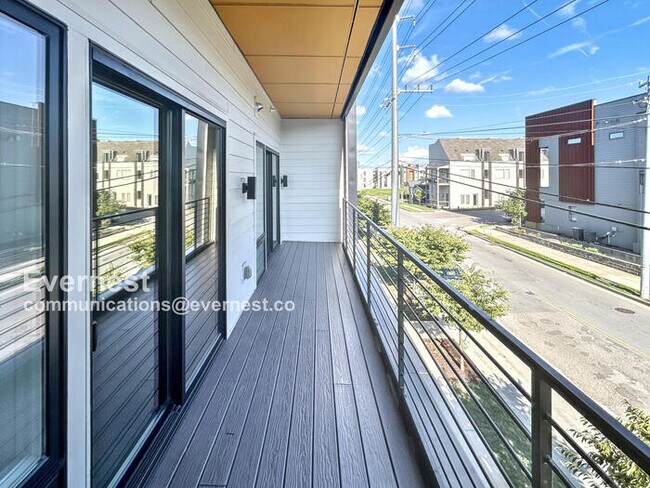 Building Photo - 2704 Clifton Ave