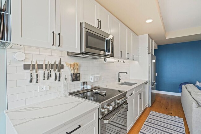 Building Photo - Nice Nest in Navy Yard| - Pet friendly and...