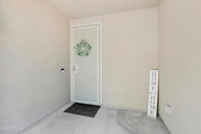 Building Photo - 40893 W Bedford Dr