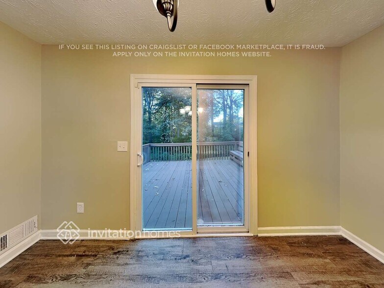 Building Photo - 820 Cedar Lake Dr SE