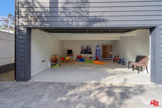 Building Photo - 3343 Atwater Ave